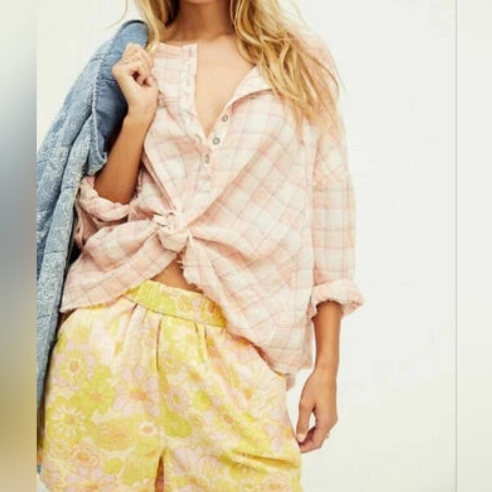 Free‎ People Secret Garden Top Light Orange Pink Plaid Shirt Raw Hem Size Medium
